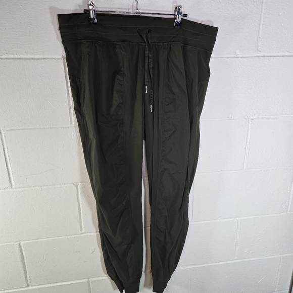 Lululemon dance studio mid rise jogger army green 14 - Picture 6 of 10